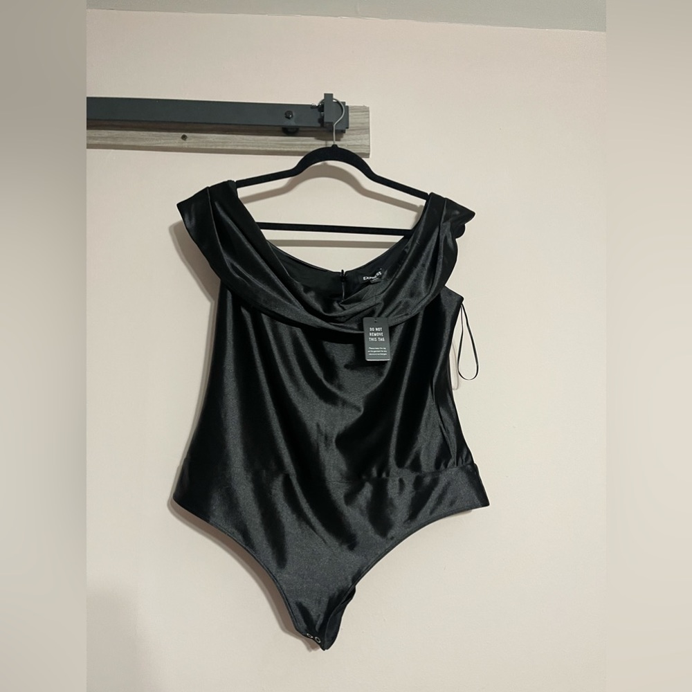Express Off The Shoulder Top - Large.